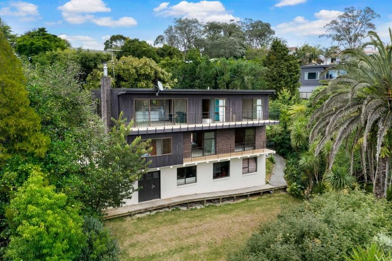 Photo of property in 229a Golf Road, Titirangi, Auckland, 0604