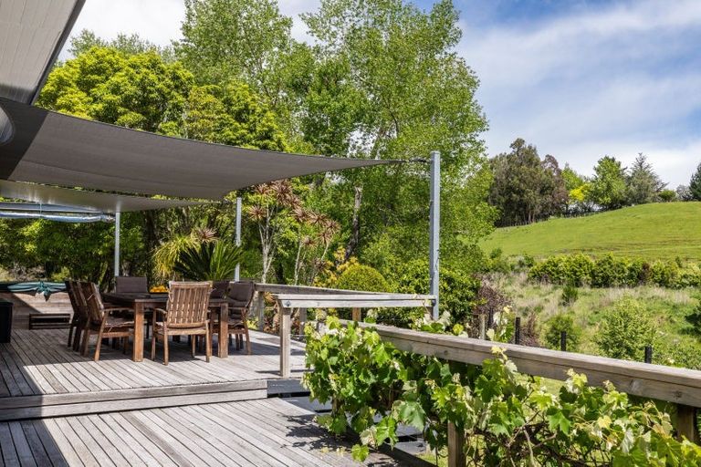 Photo of property in 137 Tauroa Road, Havelock North, 4130
