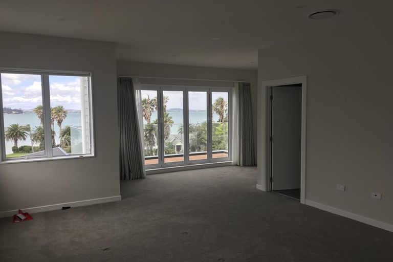 Photo of property in 10 Gunn Way, Hobsonville, Auckland, 0616