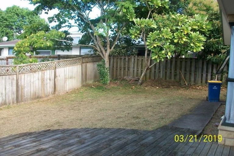 Photo of property in 9a Metric Place, Te Atatu South, Auckland, 0610
