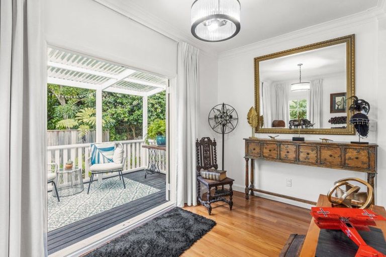 Photo of property in 6 Ormond Road, Hospital Hill, Napier, 4110