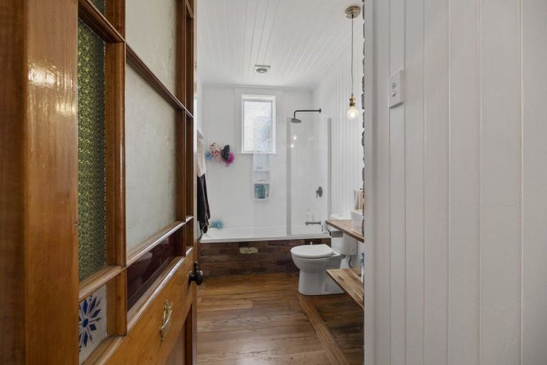 Photo of property in 162 Tukapa Street, Westown, New Plymouth, 4310