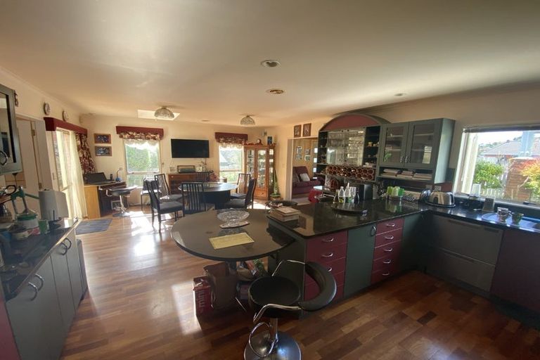 Photo of property in 3 Radstock Grove, Churton Park, Wellington, 6037