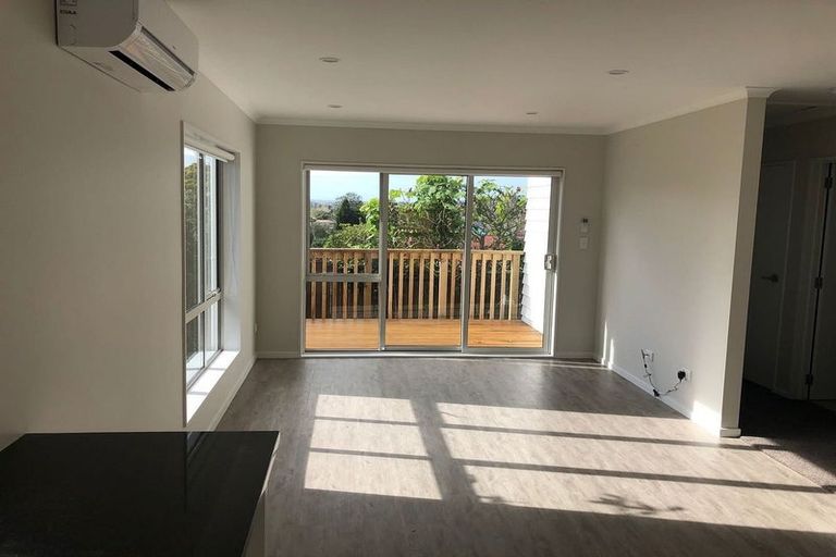 Photo of property in 28 Pooley Street, Pakuranga Heights, Auckland, 2010