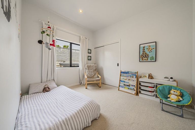 Photo of property in 22b Saint Ives Grove, Whalers Gate, New Plymouth, 4310