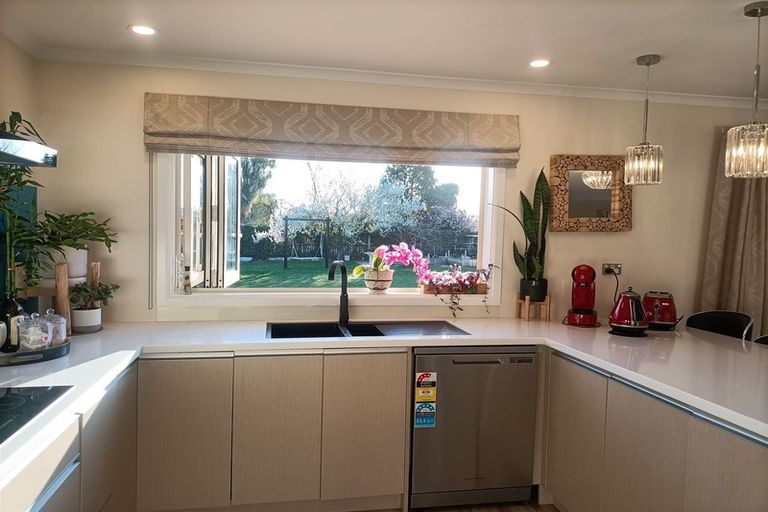 Photo of property in 11 Shaftesbury Street, Avonhead, Christchurch, 8042