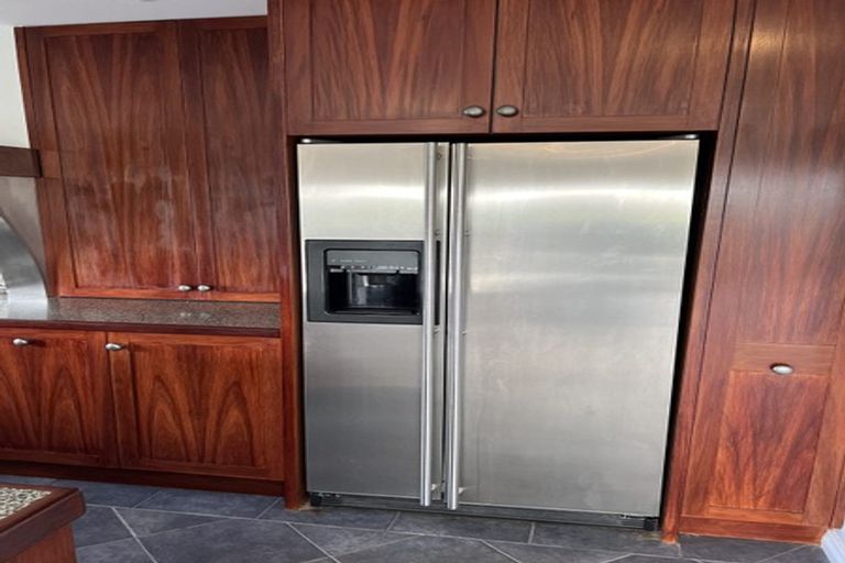 Photo of property in 3 Onemana Way, Te Atatu Peninsula, Auckland, 0610