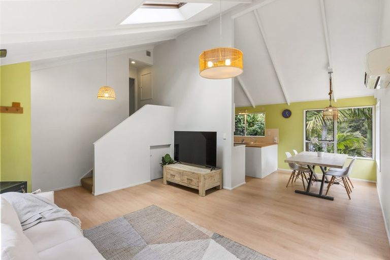 Photo of property in 3/40 Radiata Lane, Chatswood, Auckland, 0626