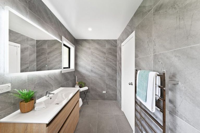 Photo of property in 57 Masons Road, East Tamaki Heights, Auckland, 2016