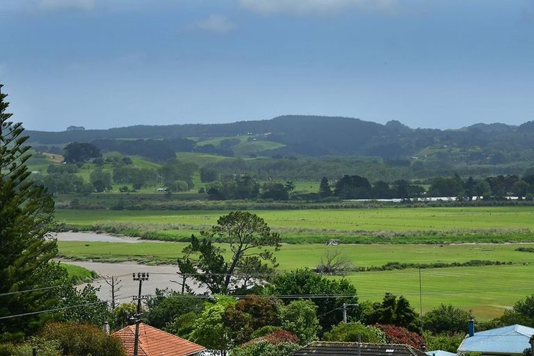Photo of property in 35 St James Avenue, Helensville, 0800