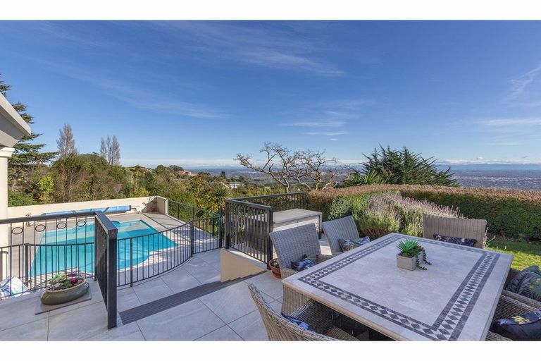 Photo of property in 34 Harry Ell Drive, Cashmere, Christchurch, 8022