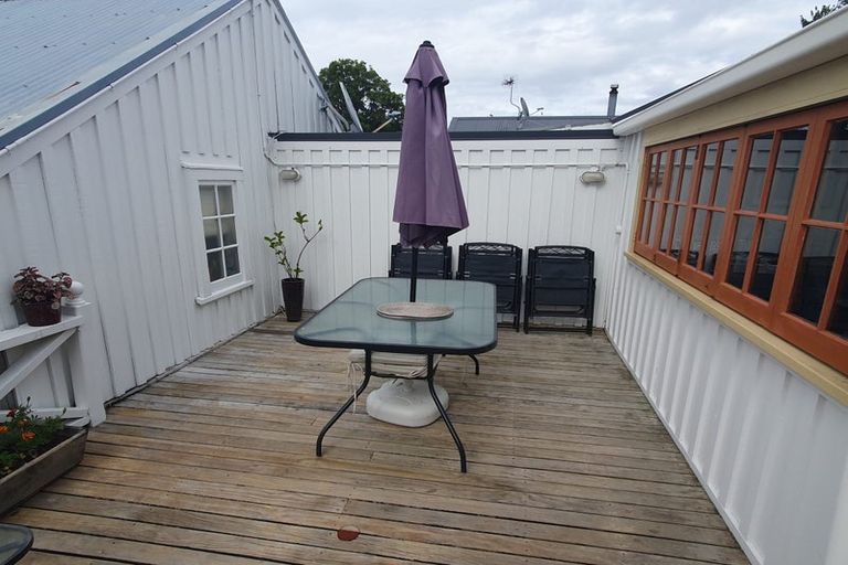 Photo of property in 9 Hastings Parade, Devonport, Auckland, 0624