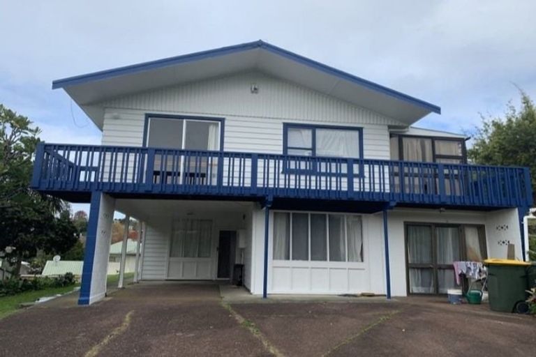 Photo of property in 1 Sovereign Place, Glenfield, Auckland, 0629