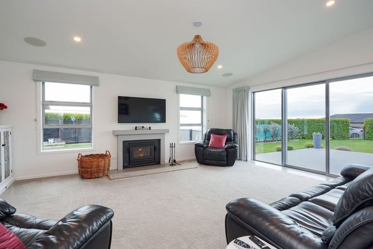 Photo of property in 11 Majestic Chance, Seaward Bush, Invercargill, 9812