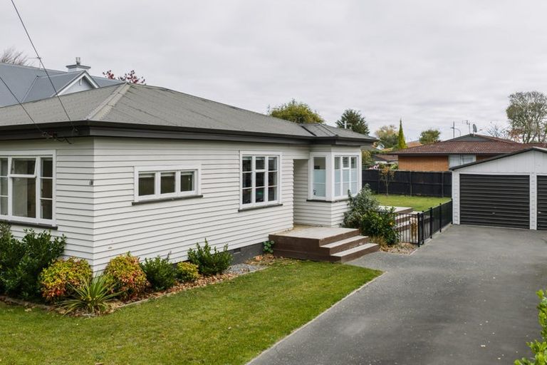 Photo of property in 37 Hawford Road, Opawa, Christchurch, 8023