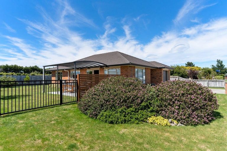 Photo of property in 6 Madison Street, Carterton, 5713