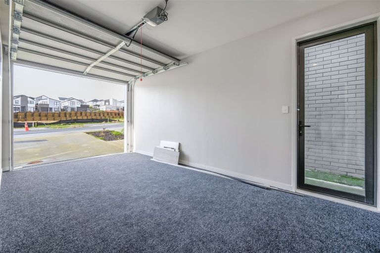 Photo of property in 14 Pohewa Road, Silverdale, 0932