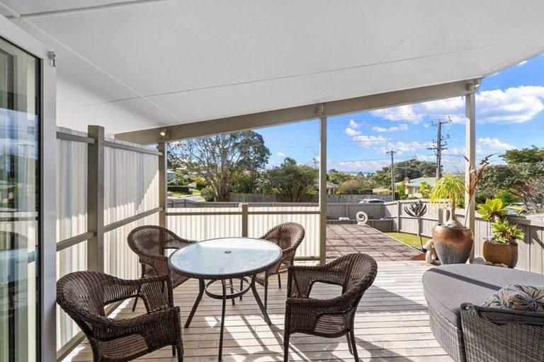 Photo of property in 29 Lyndhurst Road, Te Atatu South, Auckland, 0610