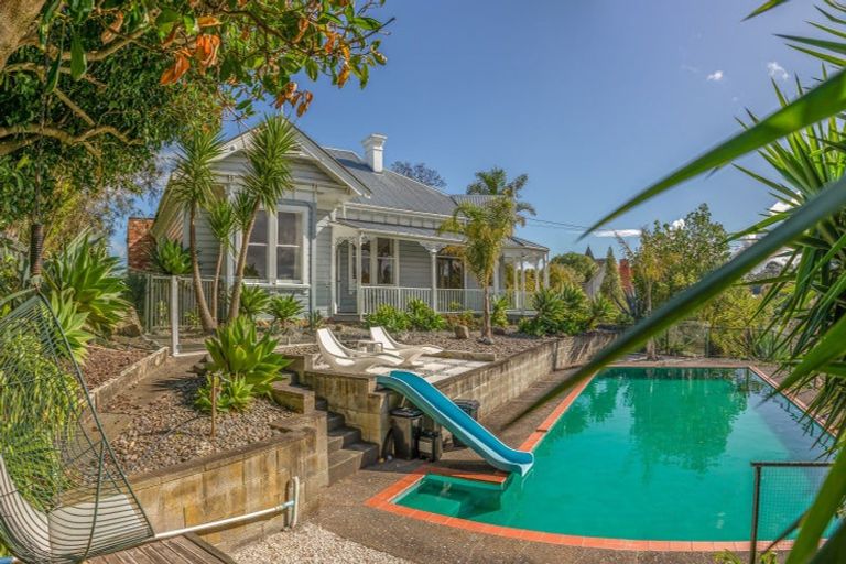 Photo of property in 79 Great North Road, Saint Johns Hill, Whanganui, 4501