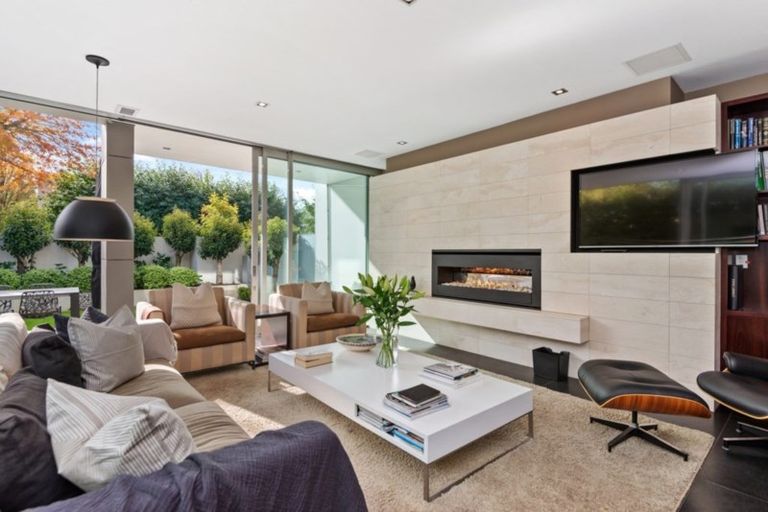 Photo of property in 26 Peacock Street, Christchurch Central, Christchurch, 8013