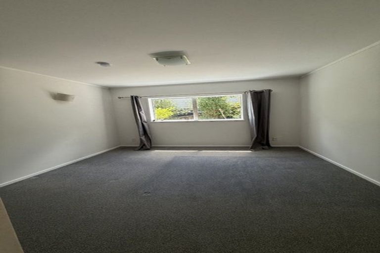 Photo of property in 25 Ngahere Views, Orewa, 0931
