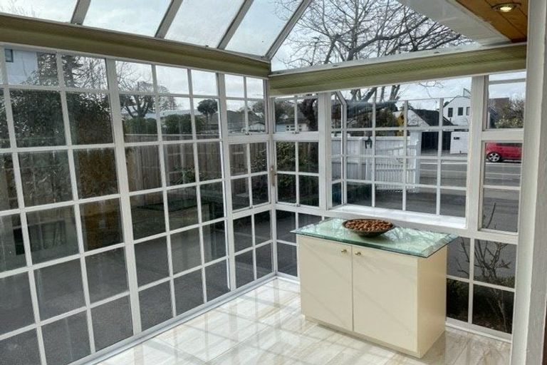 Photo of property in 55 Straven Road, Riccarton, Christchurch, 8011