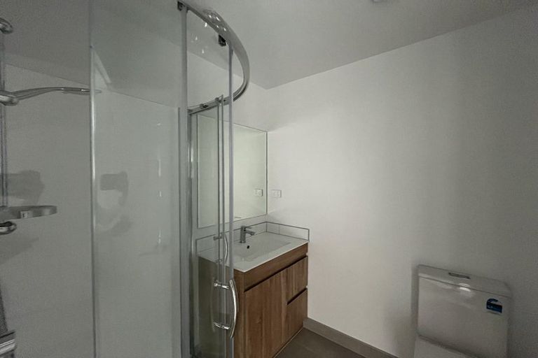 Photo of property in 53 Raupeti Lane, Henderson, 0612