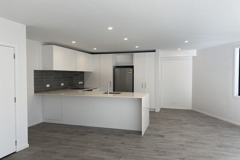 Photo of property in 30 Collins Avenue, Tawa, Wellington, 5028
