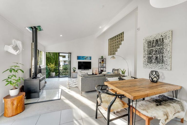 Photo of property in 1/28 Noeleen Street, Glenfield, Auckland, 0629