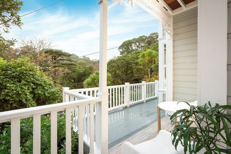 Photo of property in 64 Glenmore Street, Northland, Wellington, 6012