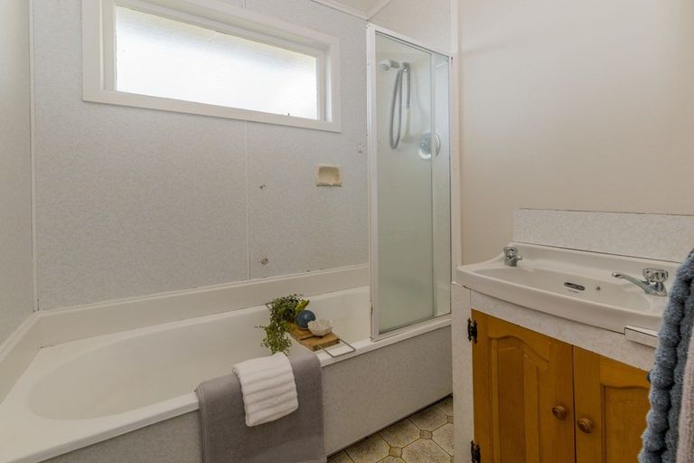 Photo of property in 46 Lupin Road, Otaki, 5512