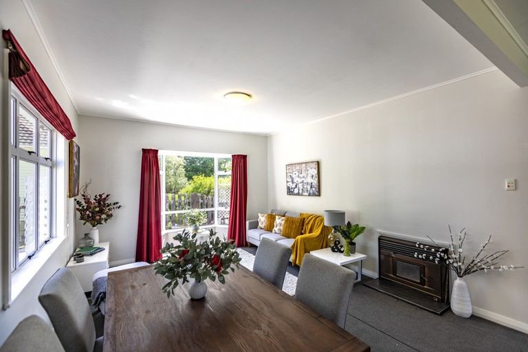 Photo of property in 24 Great North Road, Waipawa, 4210