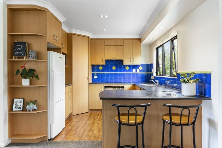 Photo of property in 136 Lynwood Road, New Lynn, Auckland, 0600