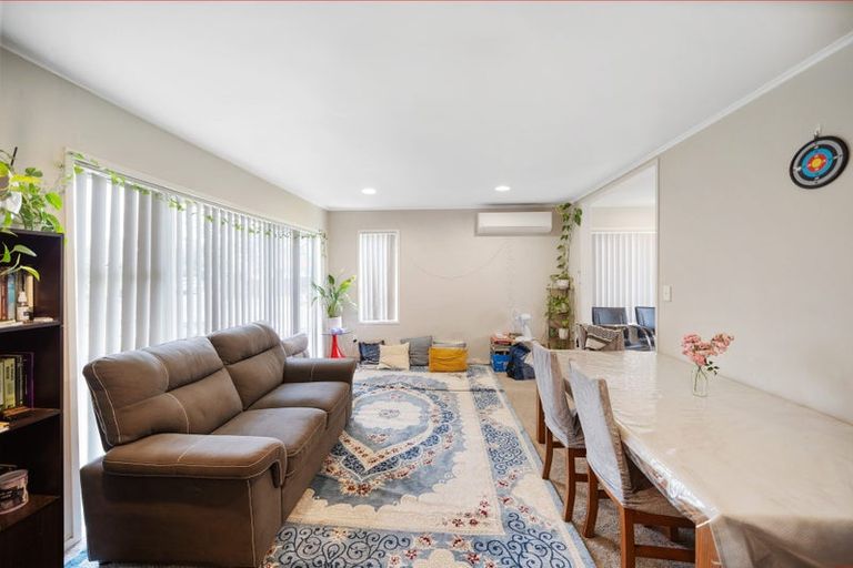 Photo of property in 3 Ilford Crescent, Mangere, Auckland, 2022