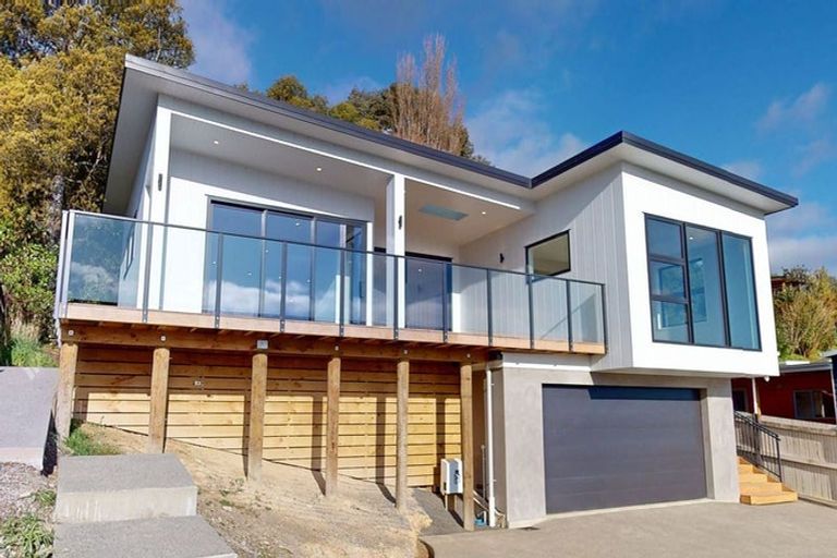 Photo of property in 39 Kotare Street, Waikanae, 5036