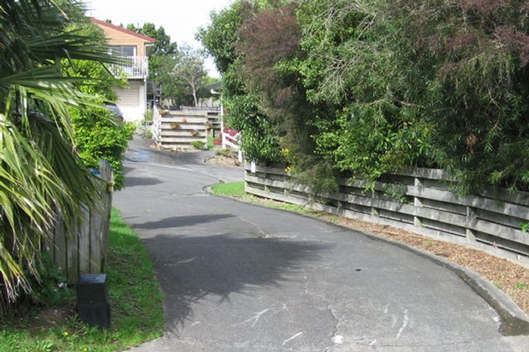 Photo of property in 18 Royalty Rise, Red Beach, 0932