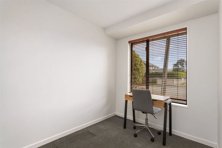 Photo of property in 12 Gleneagles Terrace, Ilam, Christchurch, 8053
