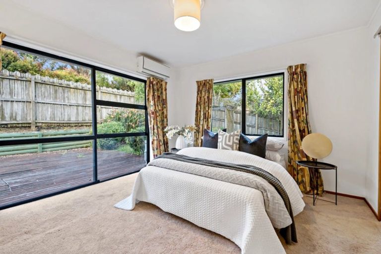 Photo of property in 40 Pigeon Mountain Road, Half Moon Bay, Auckland, 2012