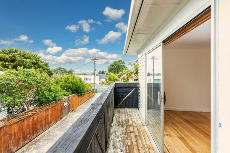 Photo of property in 6 Savoy Road, Glen Eden, Auckland, 0602