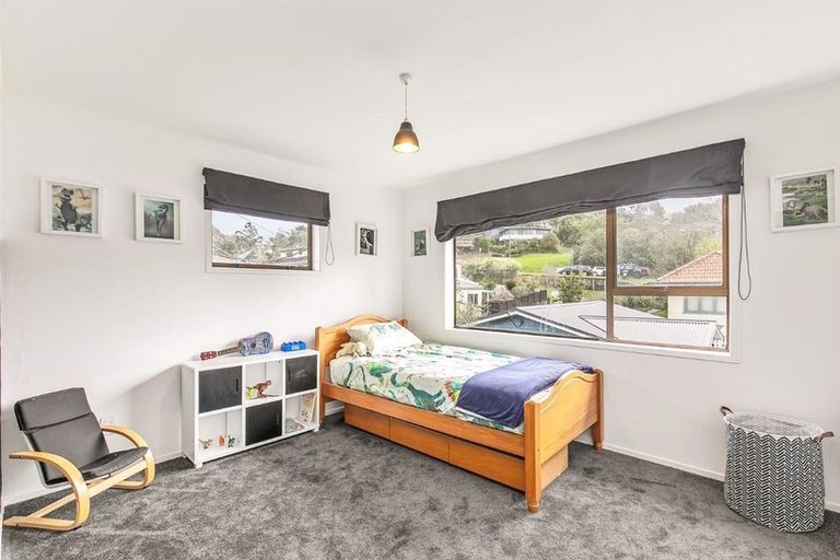 Photo of property in 1/12a Rossmore Terrace, Murrays Bay, Auckland, 0630