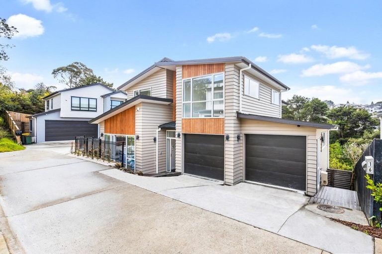 Photo of property in 16 Para Close, Fairview Heights, Auckland, 0632