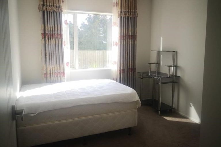 Photo of property in 21 Spyglass Street, Red Beach, 0932