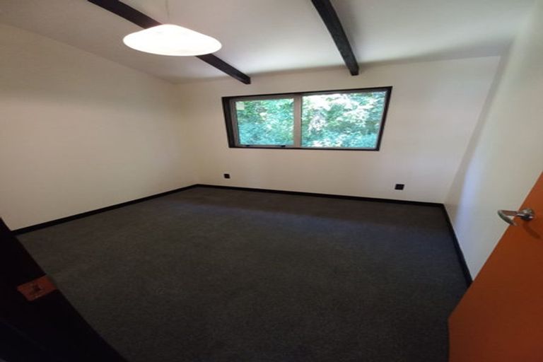 Photo of property in 35 Ticehurst Road, Lyttelton, 8082