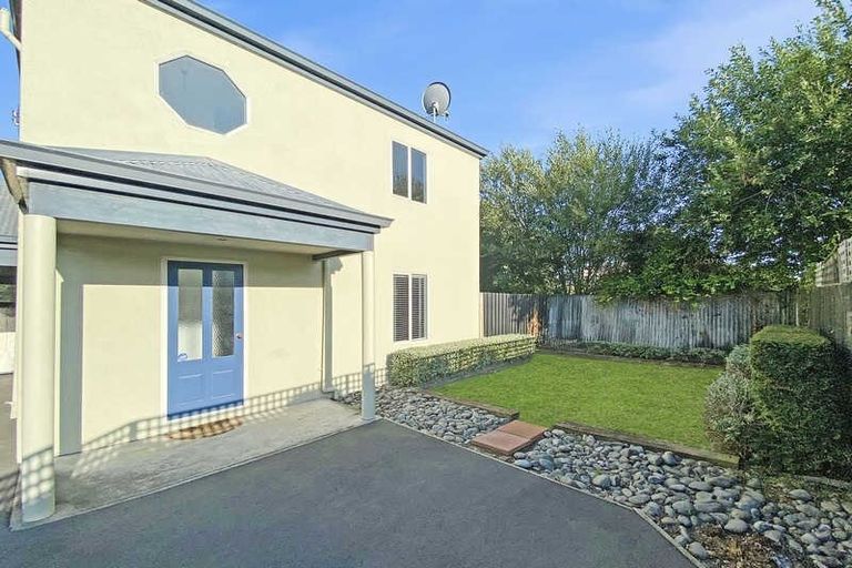 Photo of property in 231a Geraldine Street, Edgeware, Christchurch, 8013