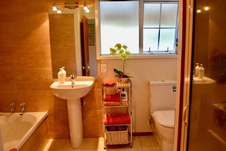 Photo of property in 75 Freemans Road, Otaki, 5512