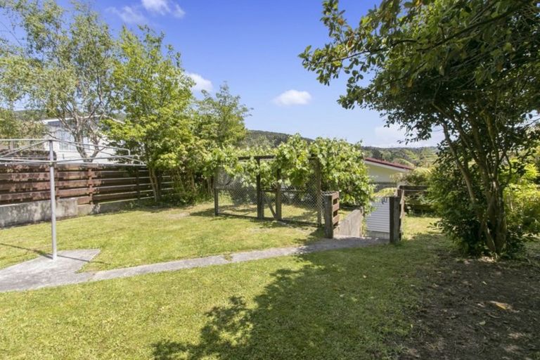 Photo of property in 31 Holland Street, Wainuiomata, Lower Hutt, 5014