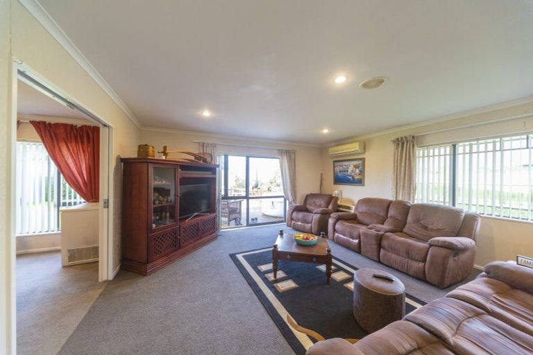 Photo of property in 47 Parnell Heights Drive, Kelvin Grove, Palmerston North, 4414