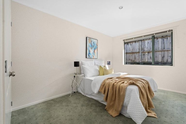 Photo of property in 24 Tauranga Place, Orewa, 0931