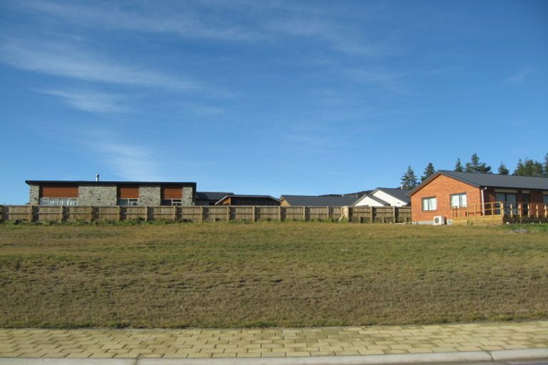 Photo of property in 3 Perrow Street, Wanaka, 9305