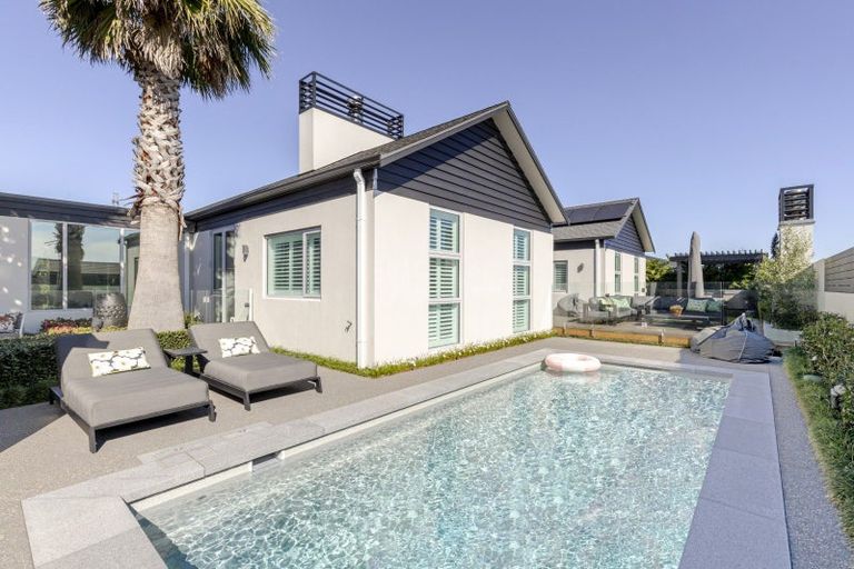 Photo of property in 5 Tupuhi Place, Highlands Park, New Plymouth, 4312